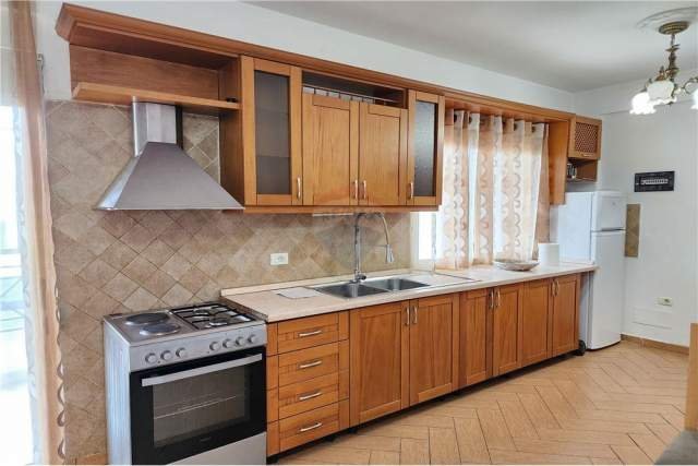 Tirane, jepet me qera apartament 2+1+BLK Kati 6, 105 m² 530 Euro (Selvia)