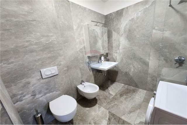 Tirane, jepet me qera apartament 2+1+BLK Kati 6, 105 m² 530 Euro (SELVIA)