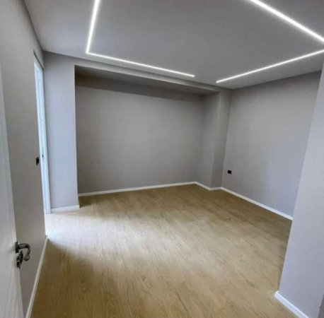 Tirane, shitet apartament 1+1 Kati 1, 74 m² 89.000 Euro (Brryl)