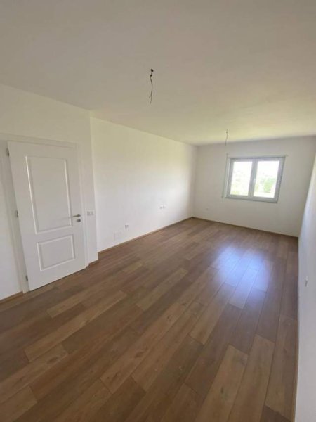 Tirane, shitet apartament 1+1 Kati 8, 59 m² 65.000 Euro (Rruga Loni Lugori)