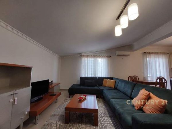 Tirane, jepet me qera apartament 2+1 Kati 3, 155 m² 550 Euro (Rruga "Dritan Hoxha", Ish Fusha e Aviacionit)