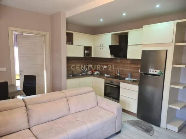 Tirane, jepet me qera apartament 1+1+BLK Kati 8, 54 m² 320 Euro