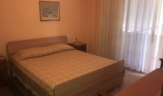 Tirane, jepet me qera apartament 1+1+A Kati 6, 78 m² 350 Euro (Rruga Hoxha Tahsim)