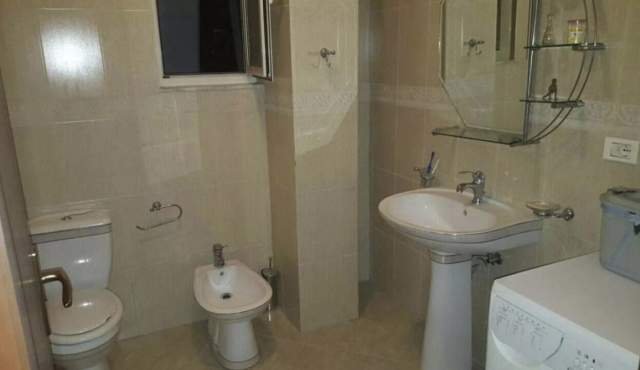 Tirane, jepet me qera apartament 1+1+A Kati 6, 78 m² 350 Euro (Rruga Hoxha Tahsim)