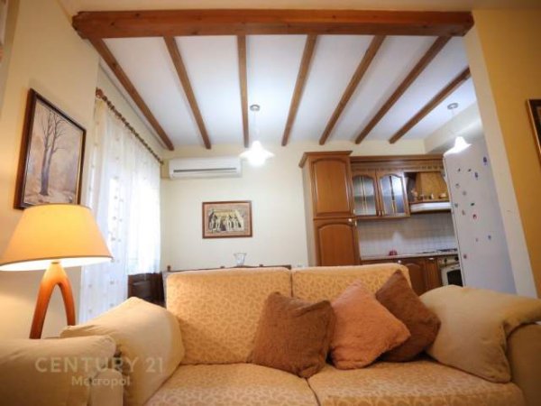 Tirane, jepet me qera apartament 2+1+BLK Kati 6, 110 m² 600 Euro (Pazari I ri)