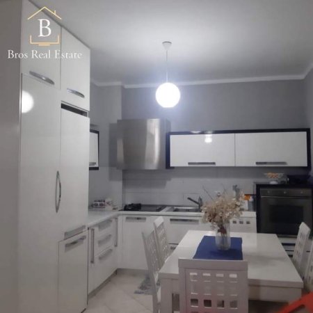 Tirane, shitet apartament 1+1 Kati 6, 72 m² 68.000 Euro (Kthesa Kamzes,Rruga Kastriotet)