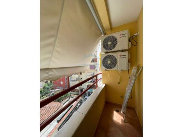 Tirane, jepet me qera apartament 1+1 Kati 4, 50 m² 500 Euro (Rruga e Bogdaneve)