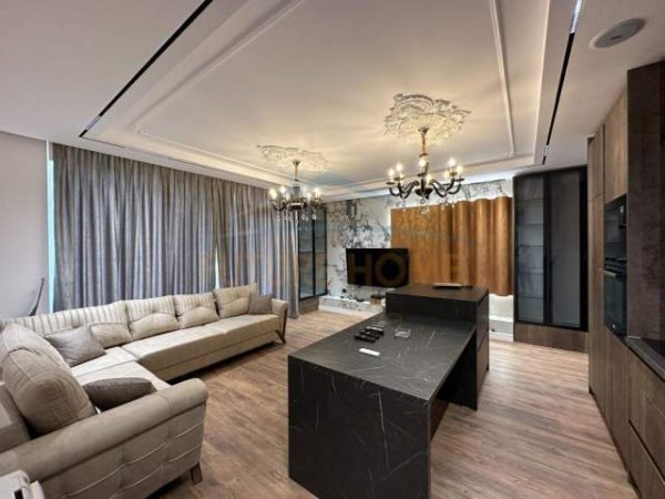 Tirane, jepet me qera apartament 1+1 Kati 1, 75 m²  800 Euro (sauk)