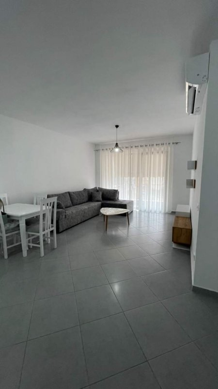 Tirane, jepet me qera apartament 2+1+BLK Kati 4, 1.009 m² 450 Euro (rruga e dibres)