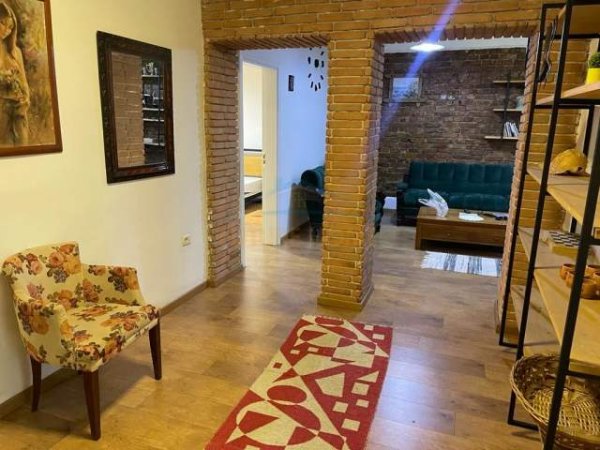 Tirane, jepet me qera apartament 1+1 Kati 1, 85 m² 550 Euro