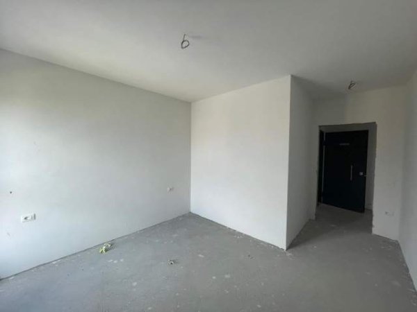 Tirane, shitet apartament 2+1+BLK Kati 5, 101 m² 157.000 Euro (materniteti i ri)