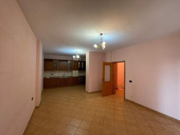 Tirane,  apartament 2+1+BLK Kati 5, 120 m² 120.000 Euro (Laprakë)