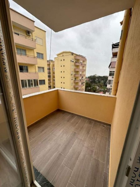 Durres, shitet apartament 2+1 Kati 7, 110 m² 88.000 Euro prane kompleksit Florida