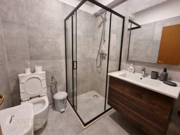 Tirane, jepet me qera apartament 2+1+BLK Kati 2, 116 m² 800 Euro (Rruga Myslym)