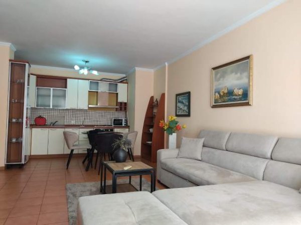 Tirane, jepet me qera apartament 1+1+BLK Kati 6, 85 m² 550 Euro (Rruga e Elbasanit)