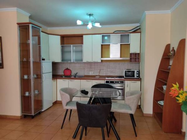 Tirane, jepet me qera apartament 1+1+BLK Kati 6, 85 m² 550 Euro (Rruga e Elbasanit)