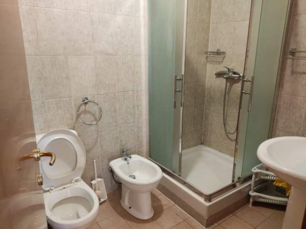 Tirane, jepet me qera apartament 1+1+BLK Kati 6, 85 m² 550 Euro (Rruga e Elbasanit)