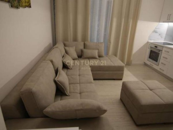 Tirane, jepet me qera apartament 1+1+A+BLK Kati 3, 44 m² 470 Euro (5 Maji)
