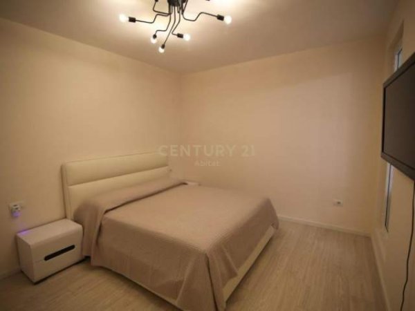 Tirane, jepet me qera apartament 1+1+BLK Kati 3, 44 m² 470 Euro (Rruga e Kavajes)