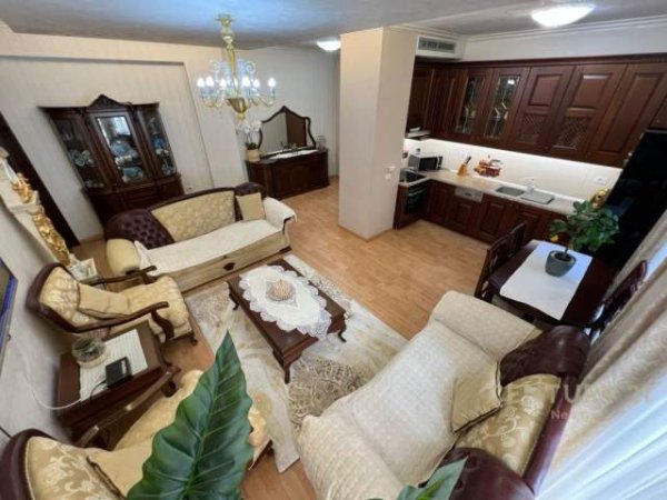 Tirane, jepet me qera apartament 3+1+A+BLK 162 m² 1.500 Euro (Pazari i Ri)