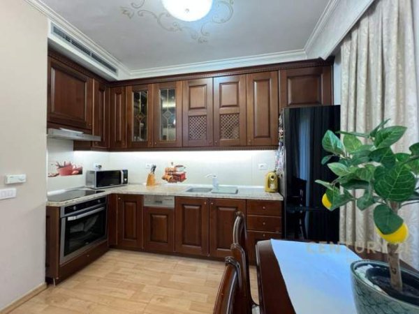 Tirane, jepet me qera apartament 3+1+A+BLK Kati 4, 162 m² 1.500 Euro (Pazari i ri)