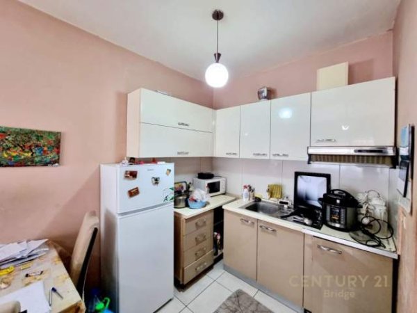 Tirane, shitet apartament 1+1+A+BLK Kati 3, 62 m² 75.000 Euro (Bulevardit "Migjeni", prane rrethrrotullimit, Ast)