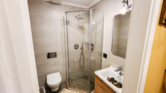 Tirane, shes garsonier 106 m² 225.000 Euro (Pazari i Ri)