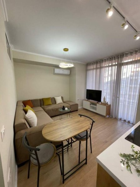Tirane, jepet me qera apartament 1+1+BLK Kati 4, 60 m² 400 Euro (prane Vila L)