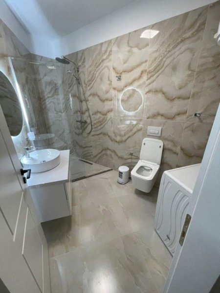 Tirane, jepet me qera apartament 1+1+BLK Kati 4, 60 m² 400 Euro (prane Vila L)