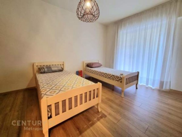 Tirane, jepet me qera apartament 2+1+A Kati 2, 116 m² 800 Euro (Rrugen Islam Alla , Myslym Shyr .)