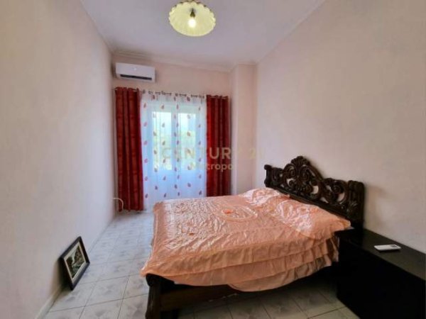 Tirane, jepet me qera apartament 2+1 Kati 4, 75 m² 470 Euro (Perballe Kompleksit Taivan, Shallvaret)