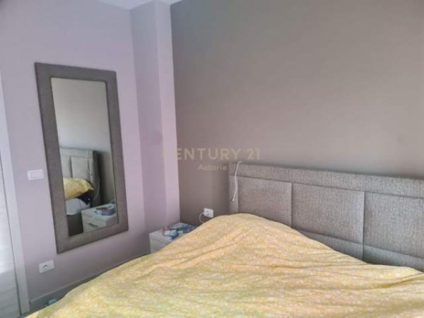 Tirane, jepet me qera apartament 1+1+BLK Kati 8, 54 m² 320 Euro
