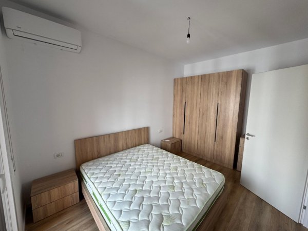 Tirane, jepet me qera apartament 1+1 Kati 3, 650 €