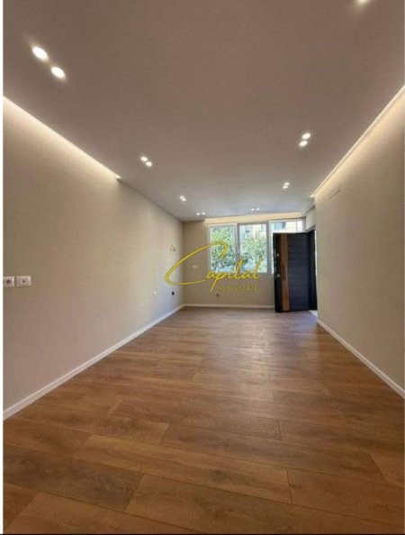 Tirane, jepet me qera ambjent biznesi Kati 0, 45 m² 650 € (RRUGA E ELBASANIT)