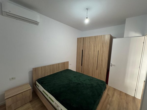 Tirane, jepet me qera apartament 1+1 Kati 3, 650 €