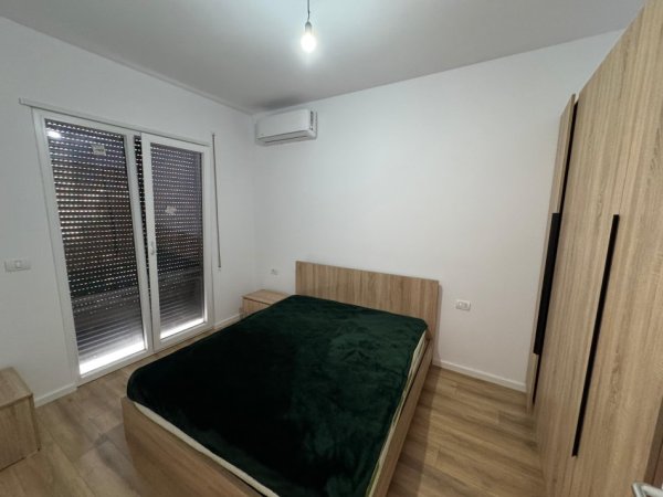 Tirane, jepet me qera apartament 1+1 Kati 3, 650 €