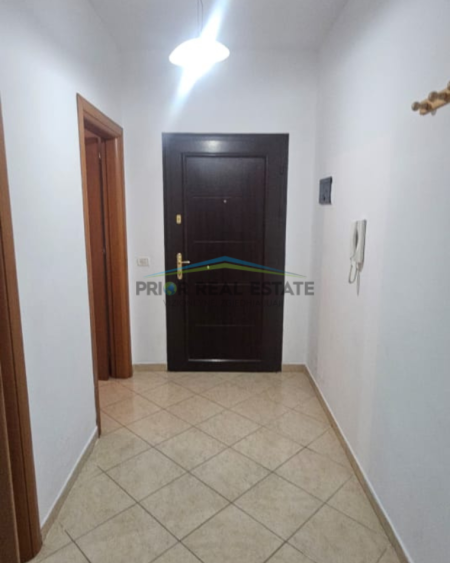 Tirane, shitet apartament 1+1 Kati 3, 72 m² 110.000 €  Yzberisht