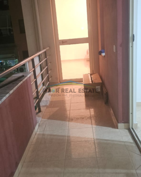 Tirane, shitet apartament 1+1 Kati 3, 72 m² 110.000 €  Yzberisht