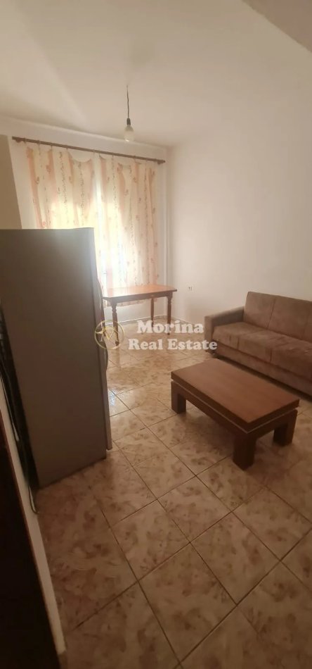 Tirane, jepet me qera apartament 1+1+Ballkon Kati 3, 56 m² 500 € (Rruga e Durresit)