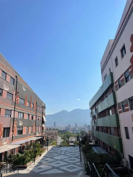 Tirane, jepet me qera apartament duplex Dublex Kati 5, 107 m² 