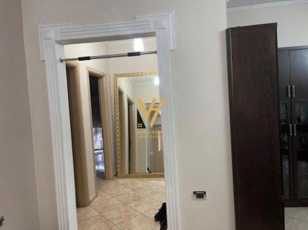 Tirane, jepet me qera apartament 3+1+Ballkon Kati 3, 158 m² 650 € (FABRIKA E MIELLIT)