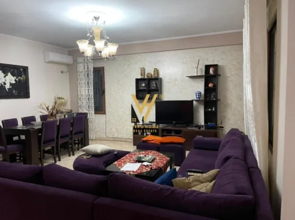 Tirane, jepet me qera apartament 3+1+Ballkon Kati 3, 158 m² 650 € (FABRIKA E MIELLIT)
