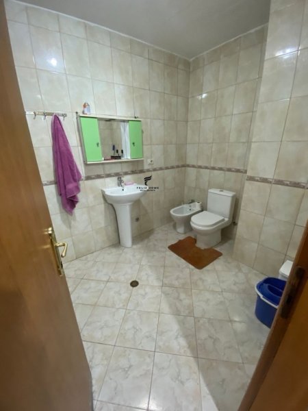 Tirane, jepet me qera apartament 2+1+Ballkon Kati 6, 75 m² 450 € (5 MAJI)