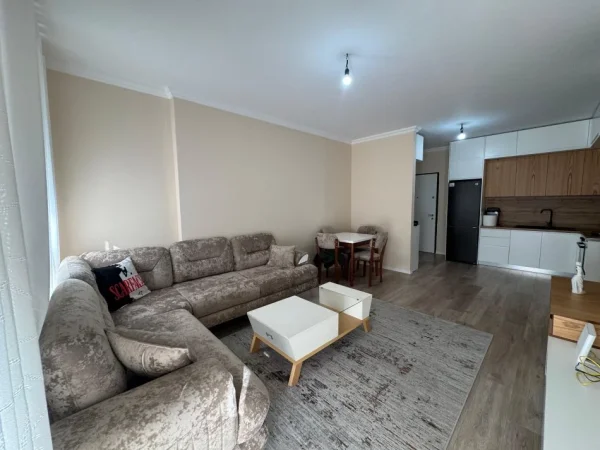 jepet me qera apartament 2+1 Kati 6, 100 m² 500 €