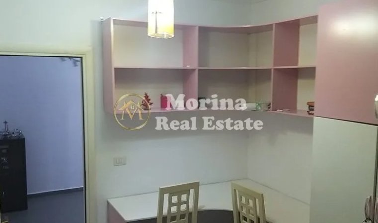 Tirane, jepet me qera apartament 3+1 Kati 9, 160 m² 800 € (Selvia, Kompleksi Halili)