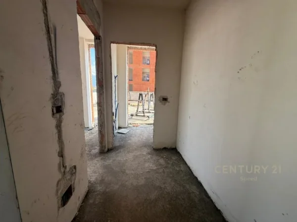 Tirane, shitet apartament 1+1+Ballkon Kati 4, 71 m² 157.820 € 