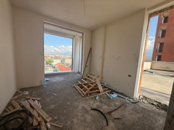 Tirane, shitet apartament 1+1+Ballkon Kati 4, 71 m² 157.820 € 