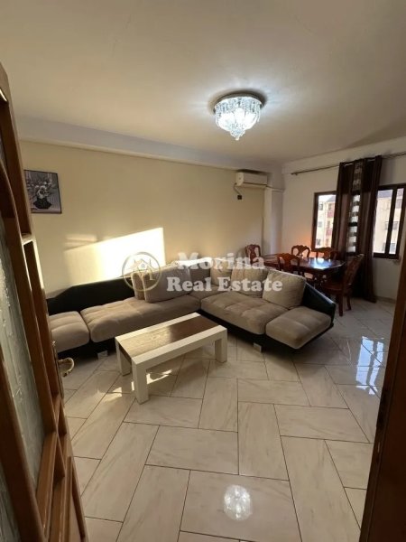 Tirane, jepet me qera apartament 2+1 Kati 4, 85 m² 500 € (Don Bosko)