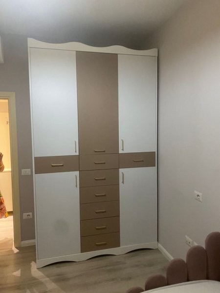 Tirane, jepet me qera apartament 2+1+Ballkon Kati 2, 100 m² 550 € (Fakulteti i Mjekesise/ Spitali Amerikan)