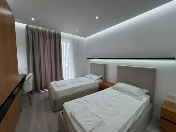 Tirane, jepet me qera apartament 2+1 Kati 5, 550 € 
